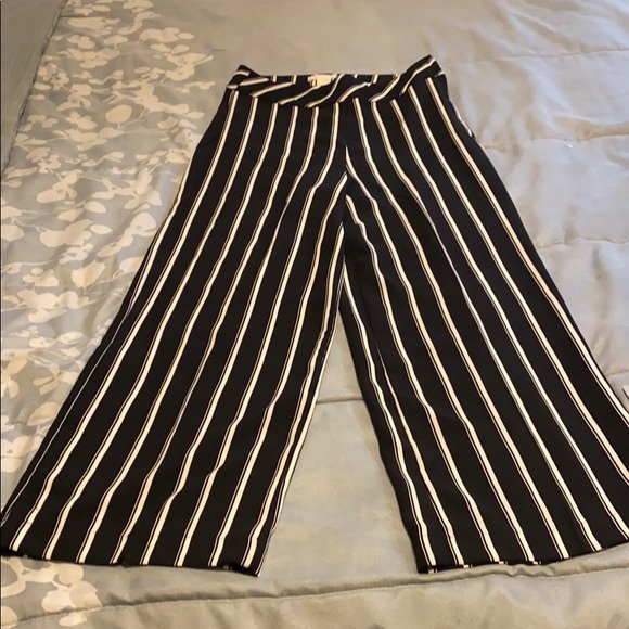 Black & White Striped Palazzo Pants - Picture 2 of 5